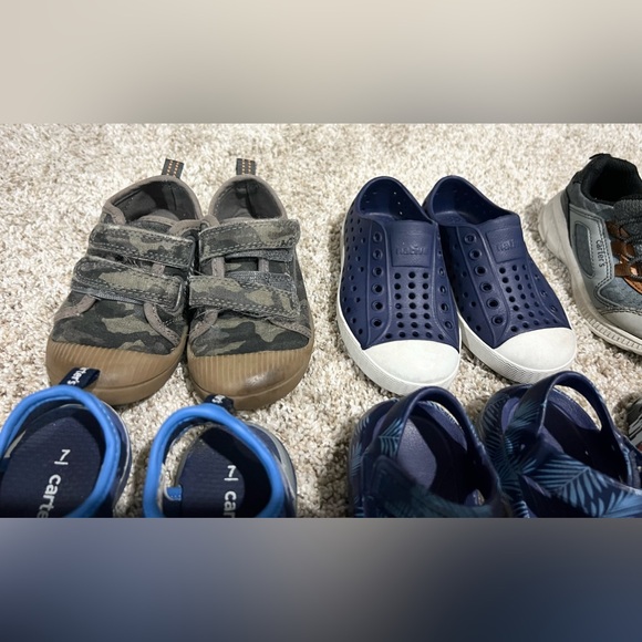 Bundle of 6 toddler (Size 7) shoes - Picture 3 of 5